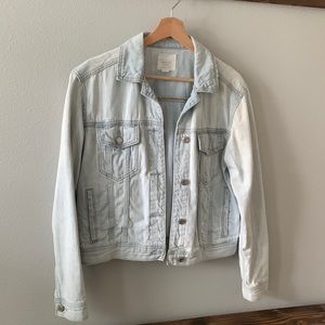 American Eagle Outfitters light wash jean jacket size S